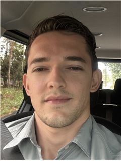 Associate - Kervin Herrera - RE/MAX LAKE & VOLCANO