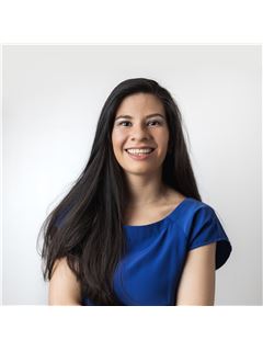 Associate - Monica Barreda - RE/MAX LEGACY