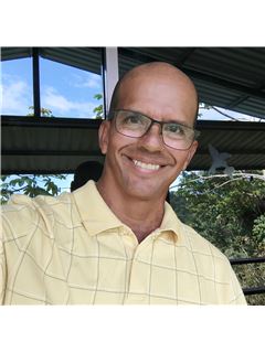 Asociado de Venta/Agente - Vincent Campos - RE/MAX JUNGLE PROPERTIES