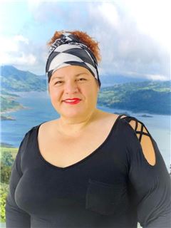 Associate - Maureen Ugalde - RE/MAX LAKE & VOLCANO