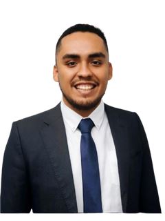 Associate - Daniel Rivas - RE/MAX CAPITAL