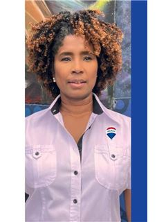 Asociado de Venta/Agente - Natalia Long - RE/MAX TITANS
