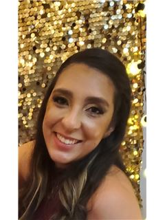 Asociado de Venta/Agente - Krisley Pereira - RE/MAX ALTITUD