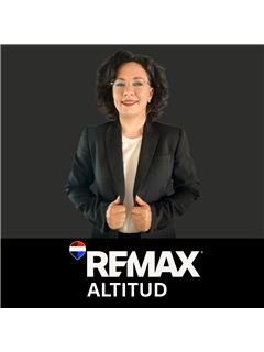 Asociado de Venta/Agente - Ana Urrutia - RE/MAX ALTITUD