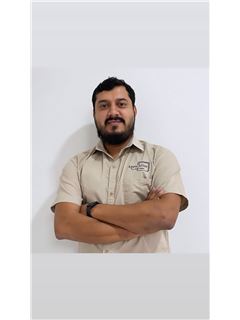 Associate - Erwin Saravia - RE/MAX DORADO II