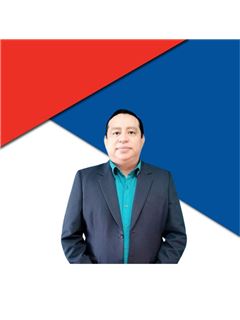 Associate - Luis Perez - RE/MAX TOP