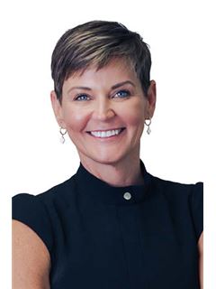 Victoria Iacoviello - RE/MAX CAYMAN ISLANDS