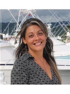 Makelaar - Hannah Fletcher - RE/MAX OCEANSIDE REALTY