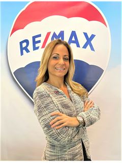 Associate - Rosa Valentin - METRO/PLAYA