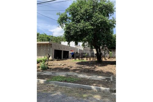 Te Koop-Grondstuk-Santa Ana, Santa Ana, El Salvador-902301023-1
