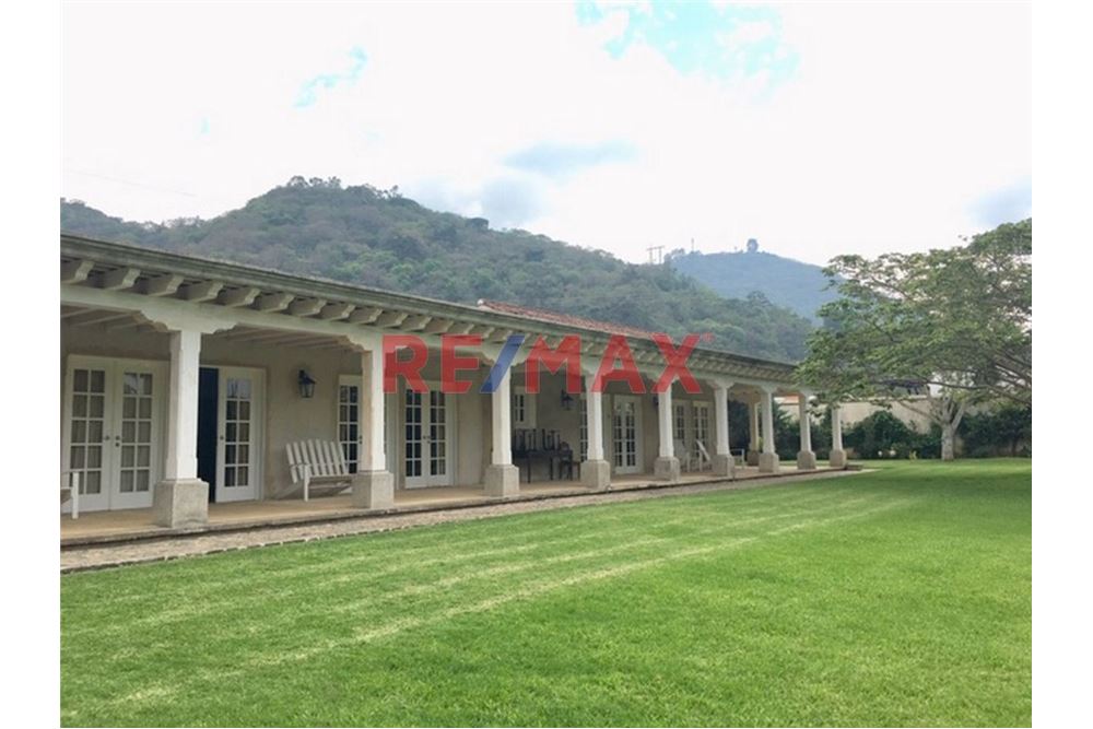 Residential Villa La Antigua Guatemala, Sacatepéquez, Guatemala