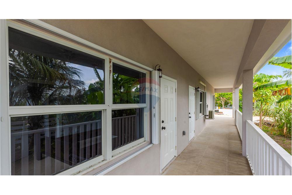 Villa - Te Koop - Bodden Town, Bodden Town, Cayman Islands - 5 - 90146047-11