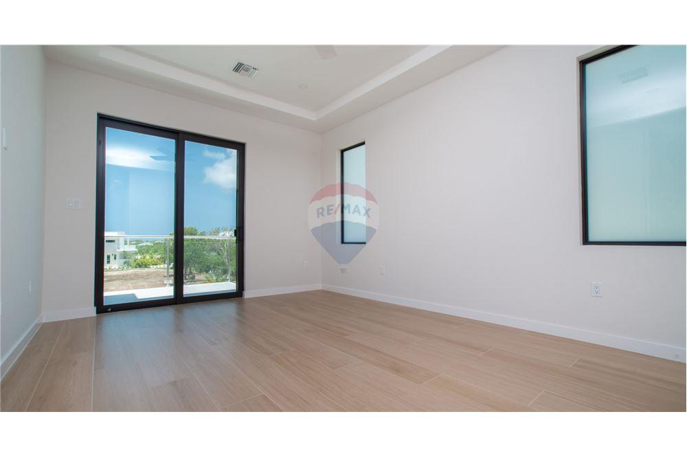 Appartement - Te Koop - W Bay North East, West Bay, Cayman Islands - 10 - 90146058-9