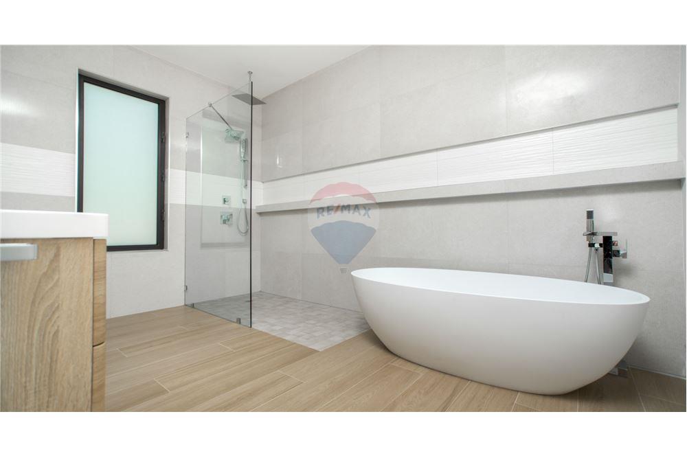 Appartement - Te Koop - W Bay North East, West Bay, Cayman Islands - 8 - 90146058-9