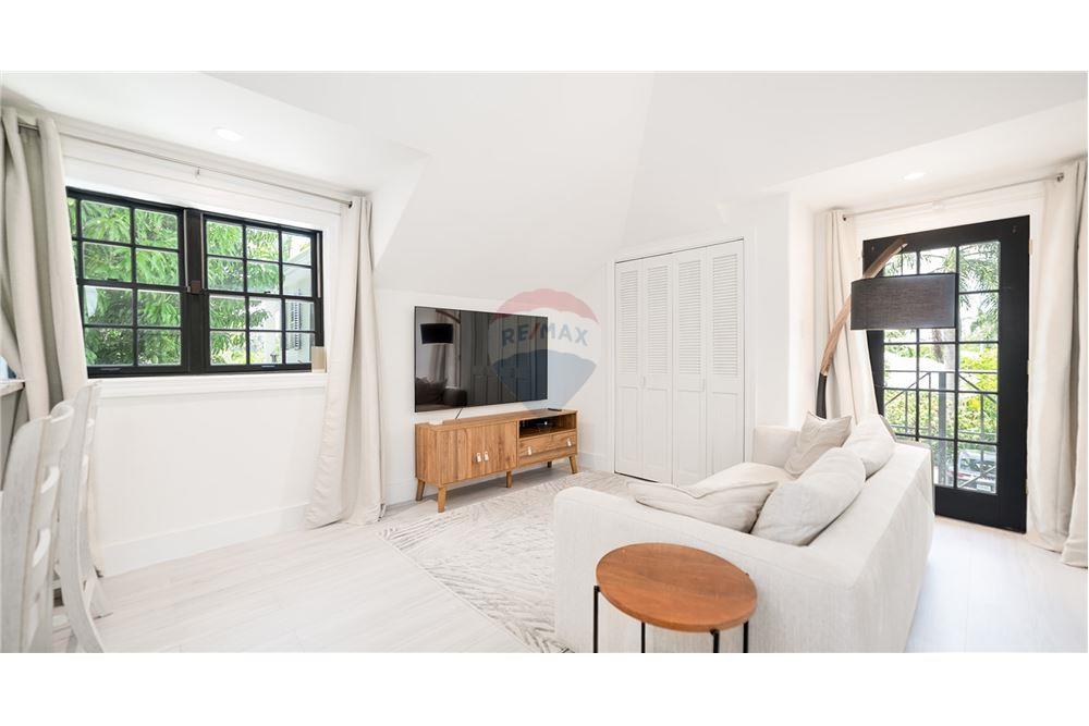 Villa - For Sale - W Bay Bch South, Seven Mile, Cayman Islands - 28 - 90146001-234