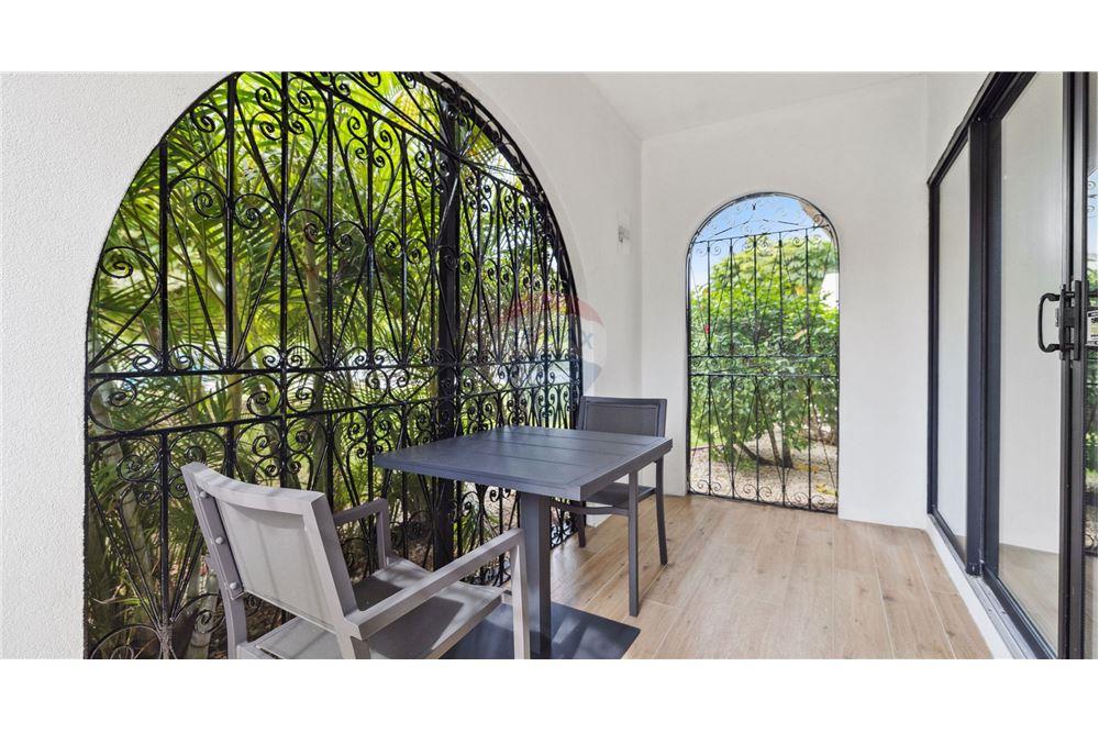 Appartement - Te Koop - W Bay Bch North, West Bay, Cayman Islands - 12 - 90146012-223