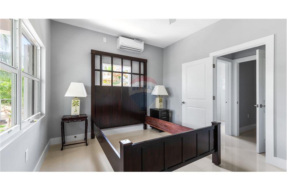 Villa - Te Koop - Bodden Town, Bodden Town, Cayman Islands - 17 - 90146047-11