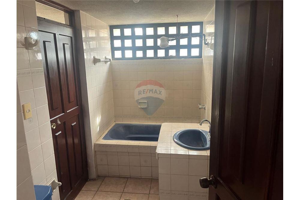 Villa - Venta - Mixco, Guatemala, Guatemala - 3 - 902091008-11