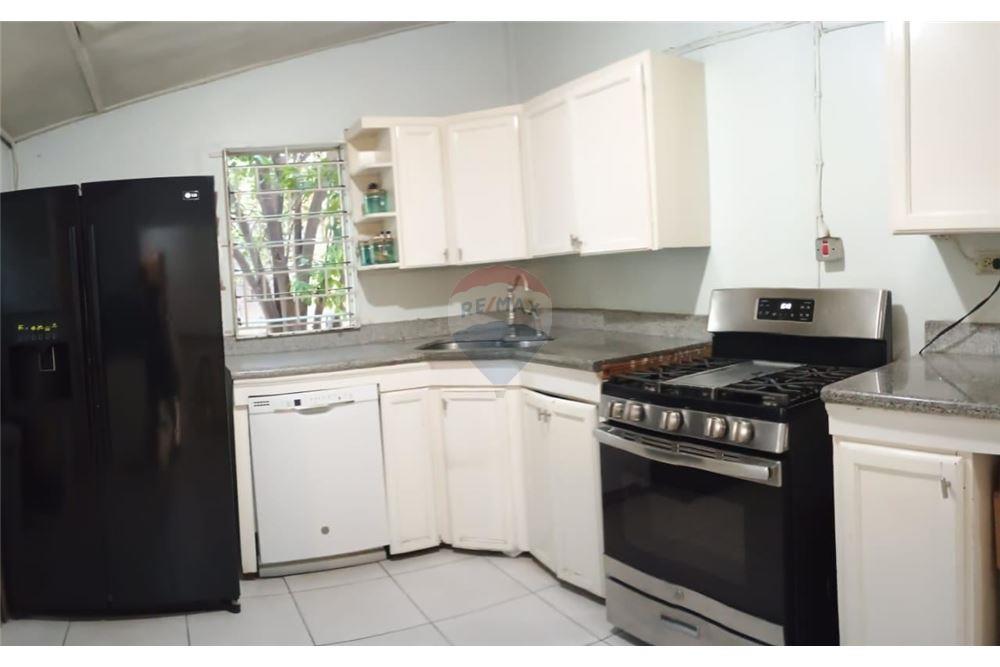 Villa - For Sale - Liguanea, Saint Andrew, Jamaica - 4 - 902411005-1