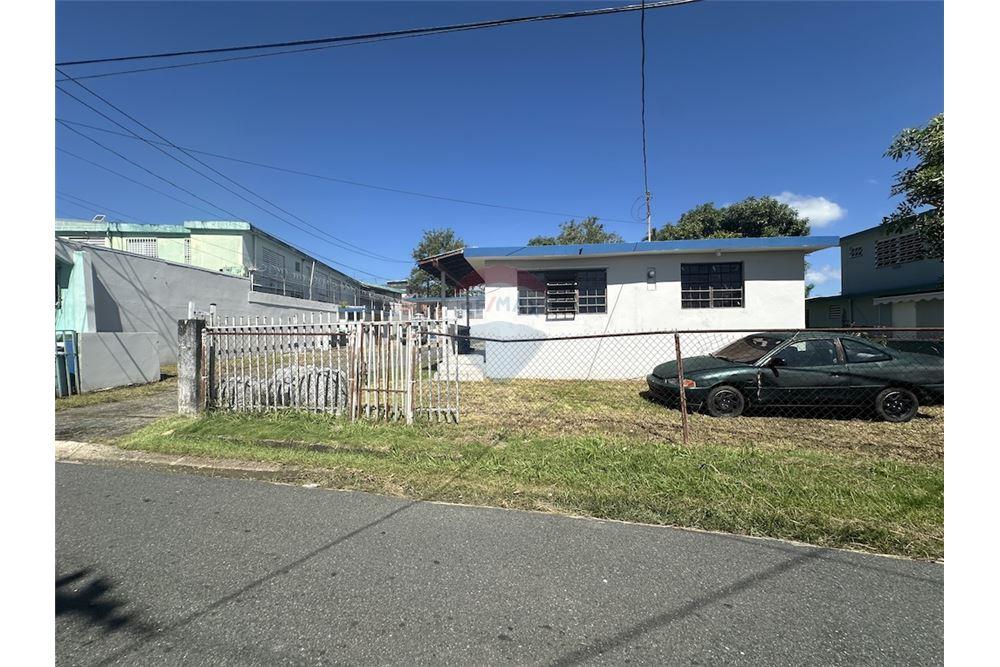 Multi-Family - For Sale - Sect La Pra, Toa Baja, Puerto Rico - 2 - 90156078-1