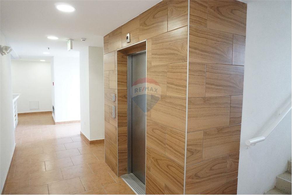 Villa - Te Koop - Saint Augustine, Saint George, Trinidad and Tobago - 15 - 90155098-21