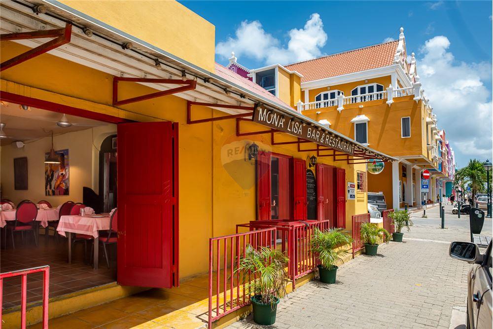 Mona Lisa Bar & Restaurant