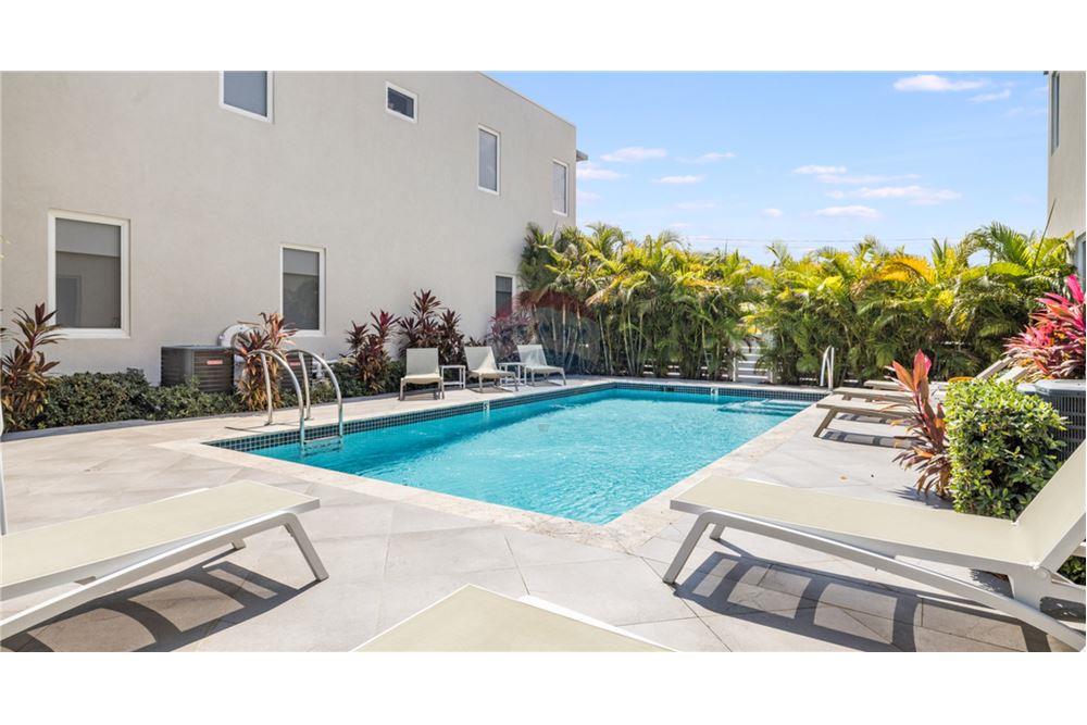 Appartement - Te Koop - W Bay Bch North, West Bay, Cayman Islands - 22 - 90146012-240