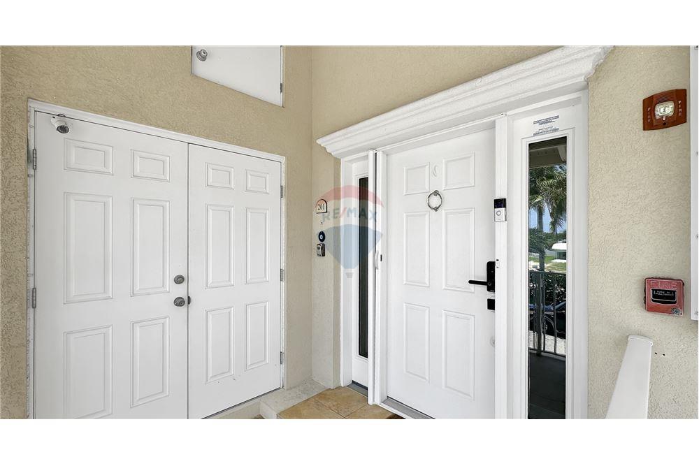 Appartement - Te Koop - W Bay Bch South, Seven Mile, Cayman Islands - 7 - 90146011-182