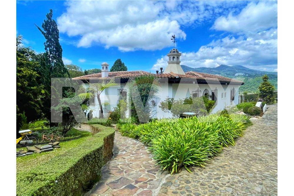 Villa - Te Koop - Guatemala City, Guatemala, Guatemala - 5 - 902091017-23