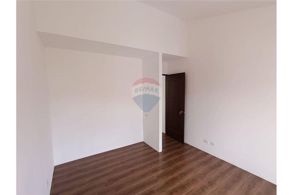 Villa - Venta - San Miguel Dueñas, Sacatepéquez, Guatemala - 3 - 90129016-28