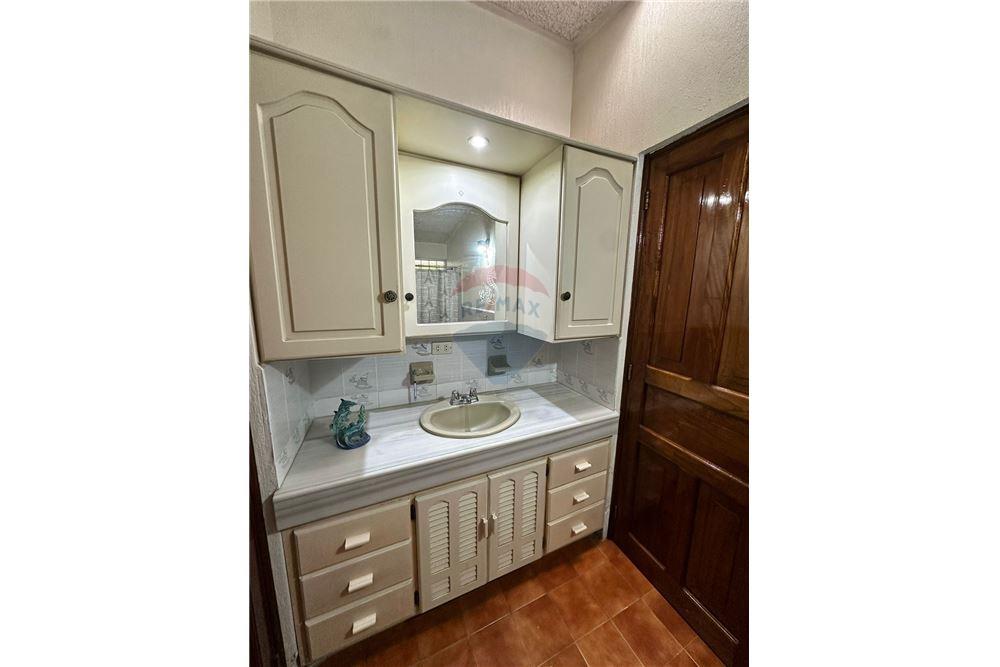 Villa - For Sale - Quetzaltenango, Quetzaltenango, Guatemala - 12 - 901011001-21