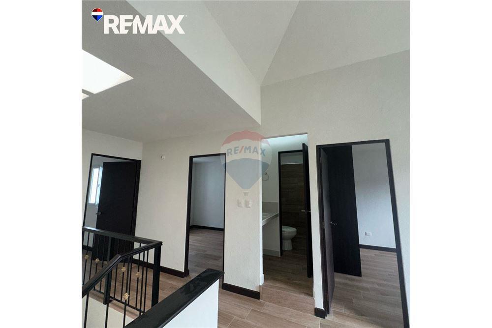 Villa - Venta - San José Pinula, Guatemala, Guatemala - 12 - 902611001-98