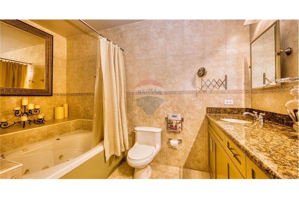 Appartement - Te Koop - South Sound, South Sound, Cayman Islands - 13 - 90146002-460