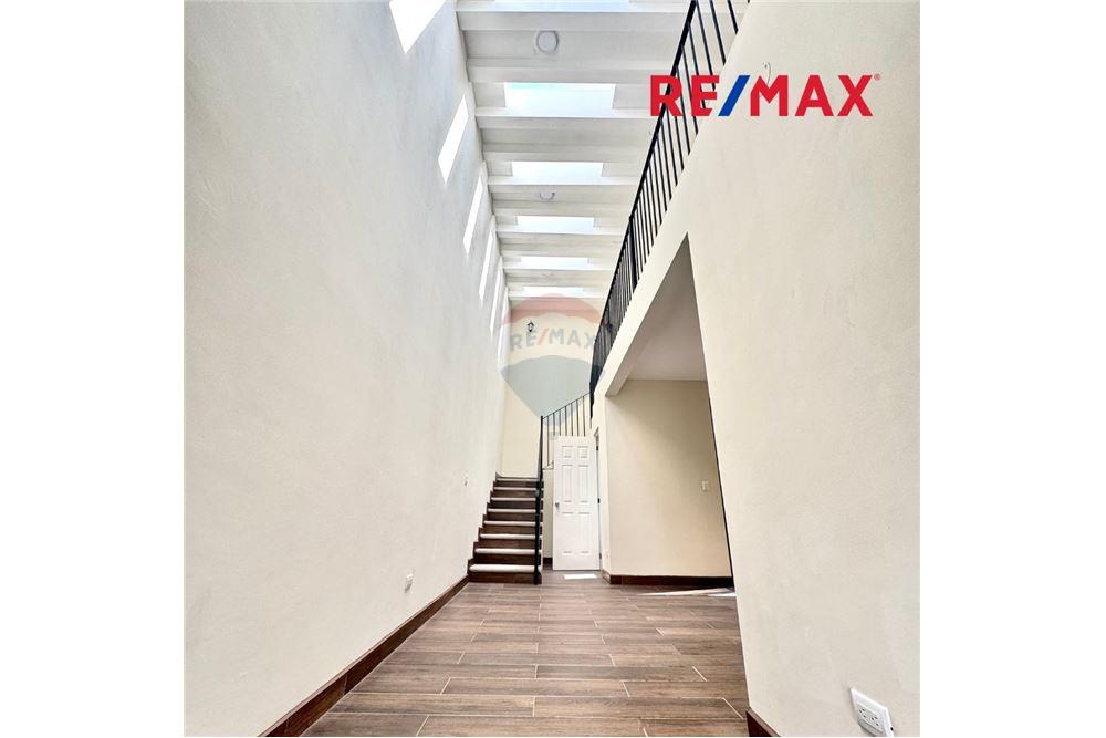 Bedrijfsmatig / Detailhandel - Te Koop - San Miguel Dueñas, Sacatepéquez, Guatemala - 3 - 902691016-3