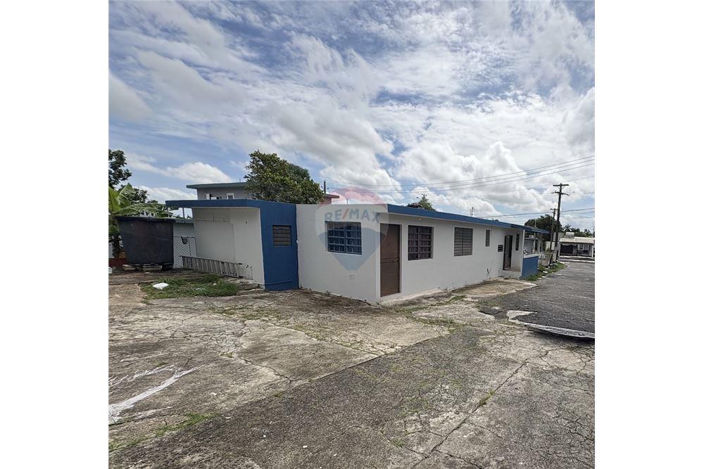 Multi-Family - For Sale - Sect La Pra, Toa Baja, Puerto Rico - 6 - 90156078-1