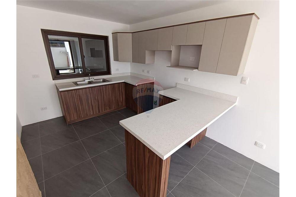 Villa - Venta - San Miguel Dueñas, Sacatepéquez, Guatemala - 7 - 90129016-28