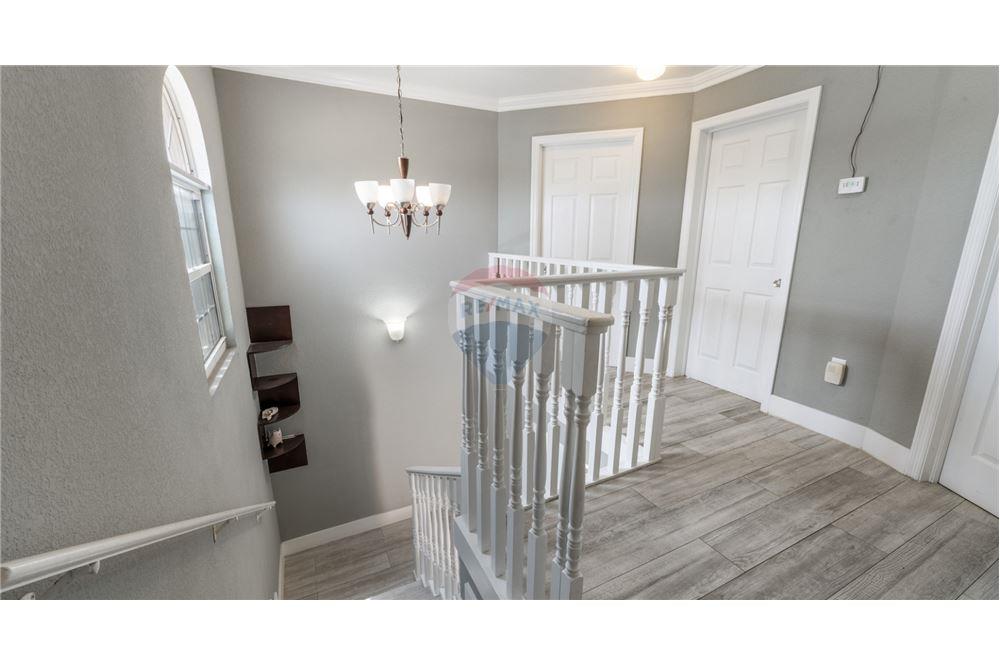 Villa - Te Koop - W Bay Bch West, West Bay, Cayman Islands - 11 - 90146044-57