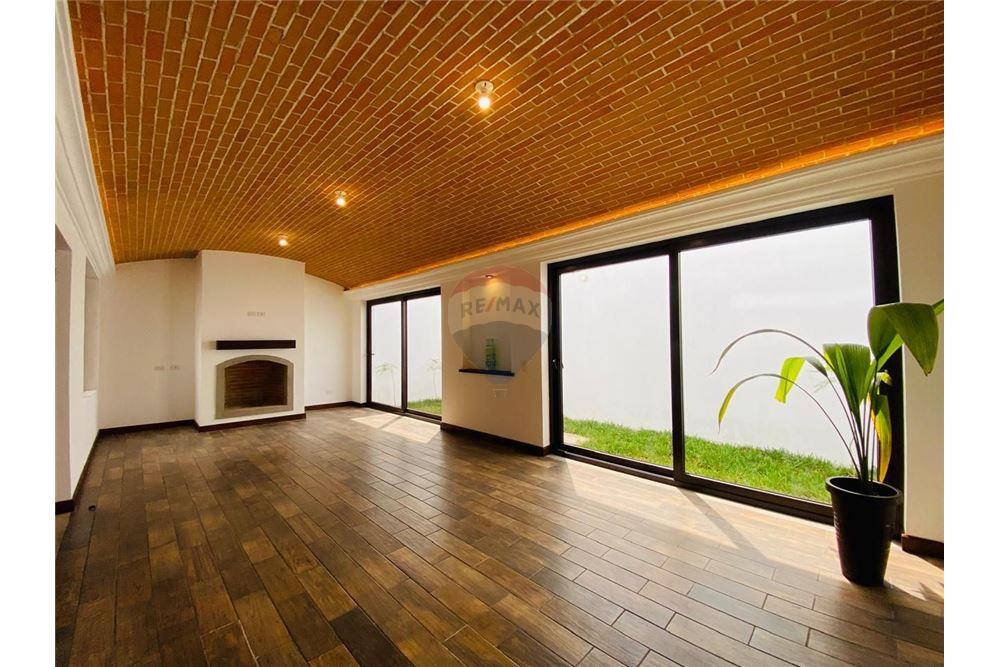 Villa - For Sale - Alotenango, Sacatepéquez, Guatemala - 1 - 90129009-101