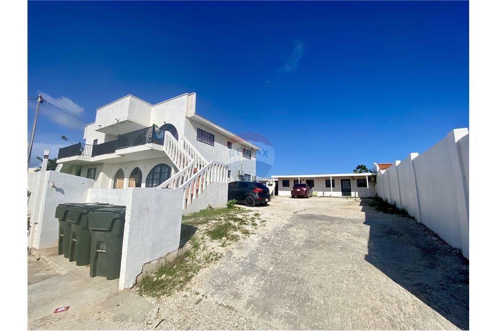 Commercial/Retail - For Sale - Palm Beach, Aruba, Aruba - 54328 - 90105001-160