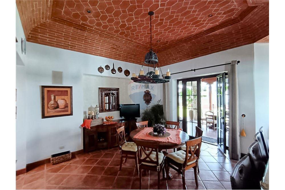 Villa - For Sale - La Antigua Guatemala, Sacatepéquez, Guatemala - 4 - 90129014-36