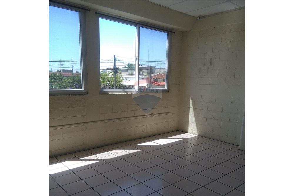 Bedrijfsmatig / Detailhandel - Te Koop - Zona 13, Guatemala, Guatemala - 3 - 902651004-2