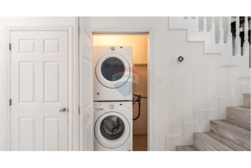 Villa - Te Koop - W Bay Bch West, West Bay, Cayman Islands - 8 - 90146044-57