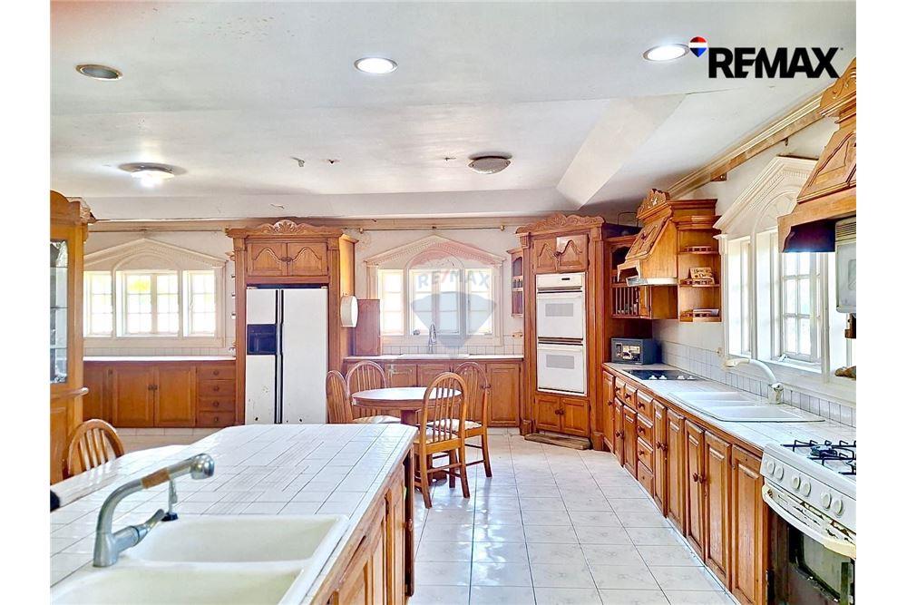 Volledig pand - Te Koop - Saint Clair, Port-of-Spain, Trinidad and Tobago - 12 - 90155097-23