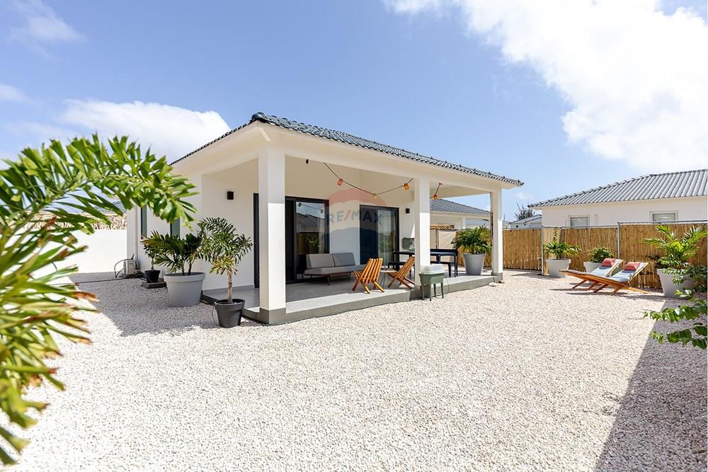 Newly Build Family Home in Quiet Neighborhood