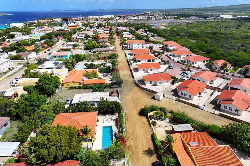Villa - For Sale - Kralendijk, Bonaire, Bonaire - 002 drone view north wide.jpg - 900171011-93