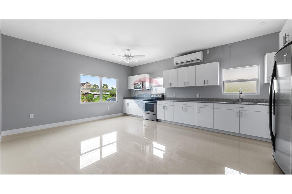 Villa - Te Koop - Bodden Town, Bodden Town, Cayman Islands - 7 - 90146047-11