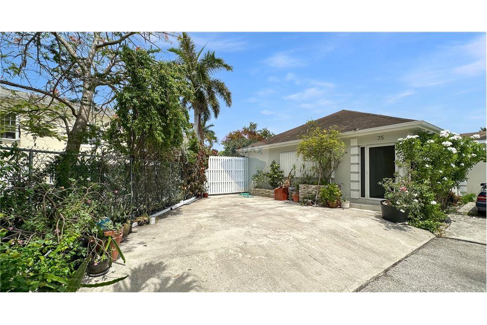 Apartamento/Condominio - Venta - George Town East, George Town, Islas Caimán - 1 - 90146011-181