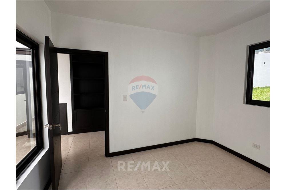 Villa - Venta - Fraijanes, Guatemala, Guatemala - 6 - 902611006-10