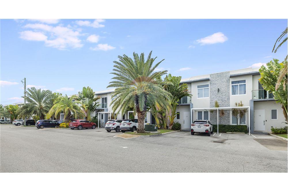 Appartement - Te Koop - W Bay Bch North, West Bay, Cayman Islands - 23 - 90146012-240