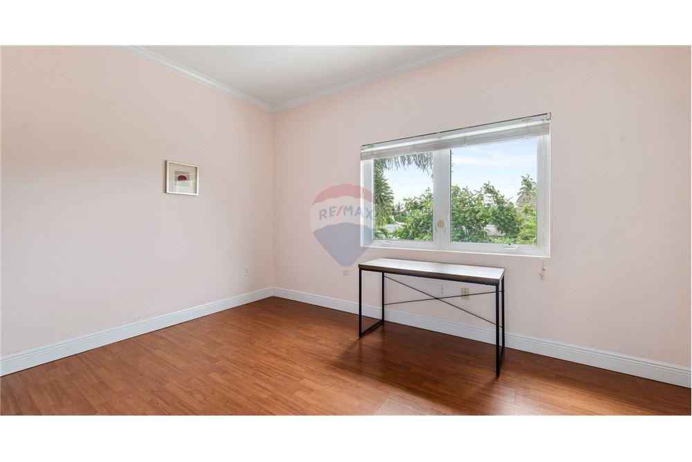 Condo/Apartment - For Sale - W Bay Bch South, Seven Mile, Cayman Islands - 14 - 90146051-43